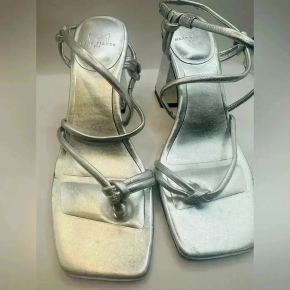 Marc Fisher Women's Silver Giada Block Heel Strappy Sandals Size 7M - Picture 3 of 6